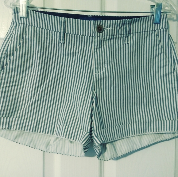 ๐Old Navy Striped Denim Shorts.๐๐๐ New!,Size 0,W.28",Cuff Legs,Belt Loops.๐ - Picture 3 of 8